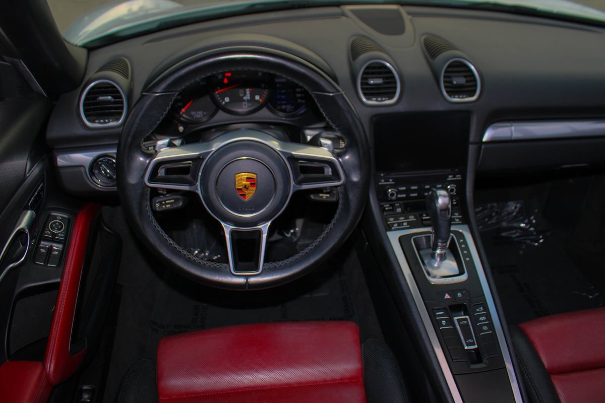 Used 2019 Porsche 718 Boxster RWD image 12