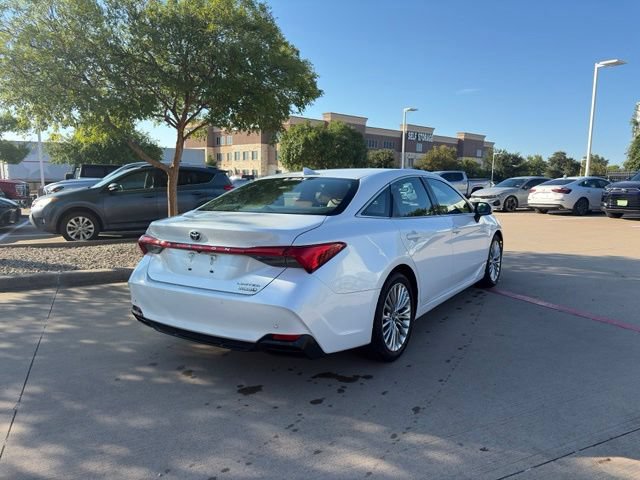 Used 2019 Toyota Avalon Limited w/ Advanced Safety Package FWD image 5