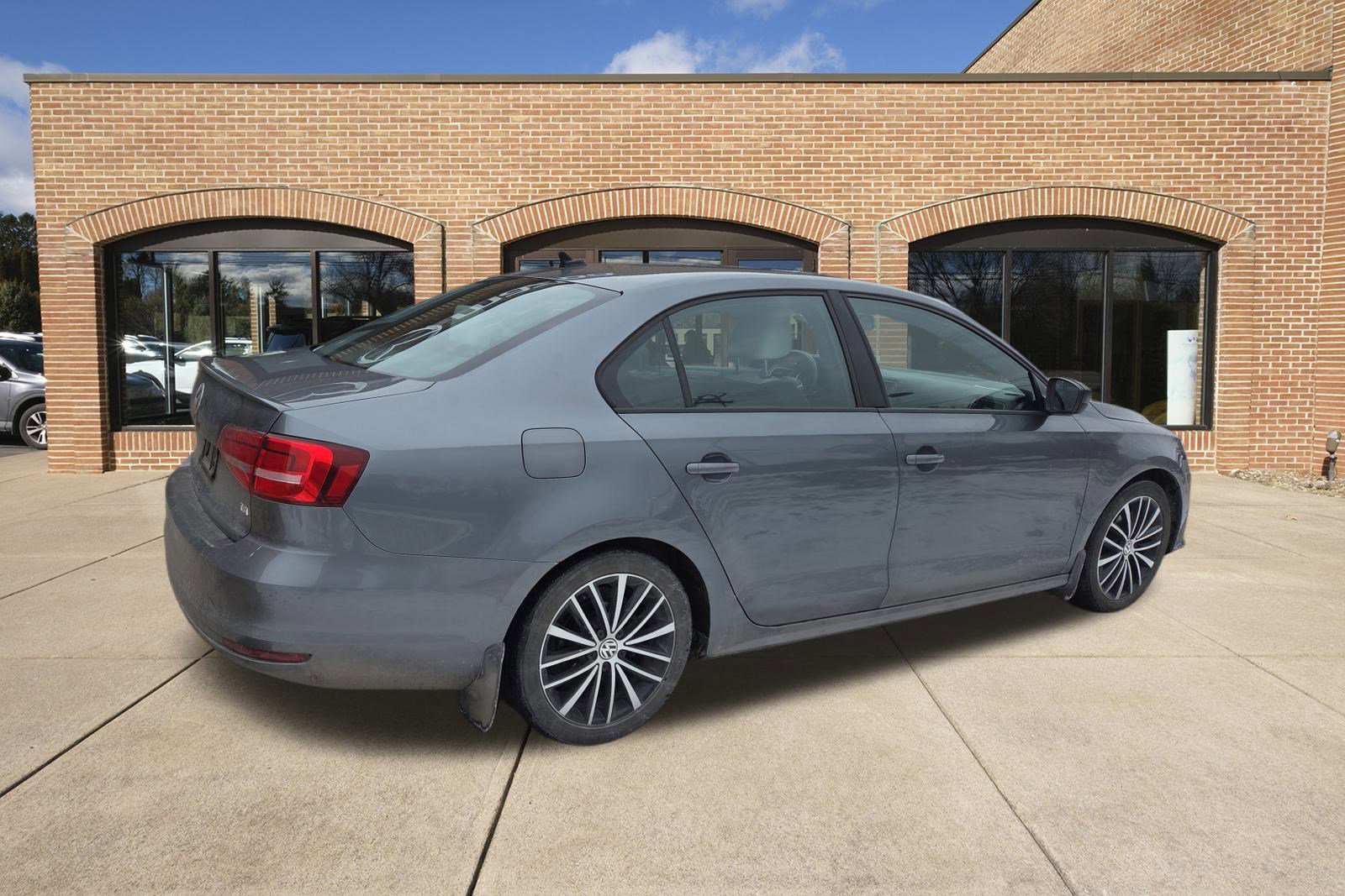 Used 2015 Volkswagen Jetta Sport image 3