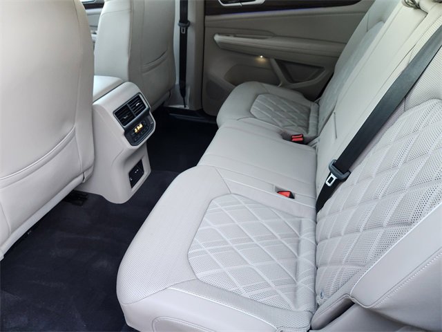 Used 2024 Volkswagen Atlas SEL Premium R-Line image 20