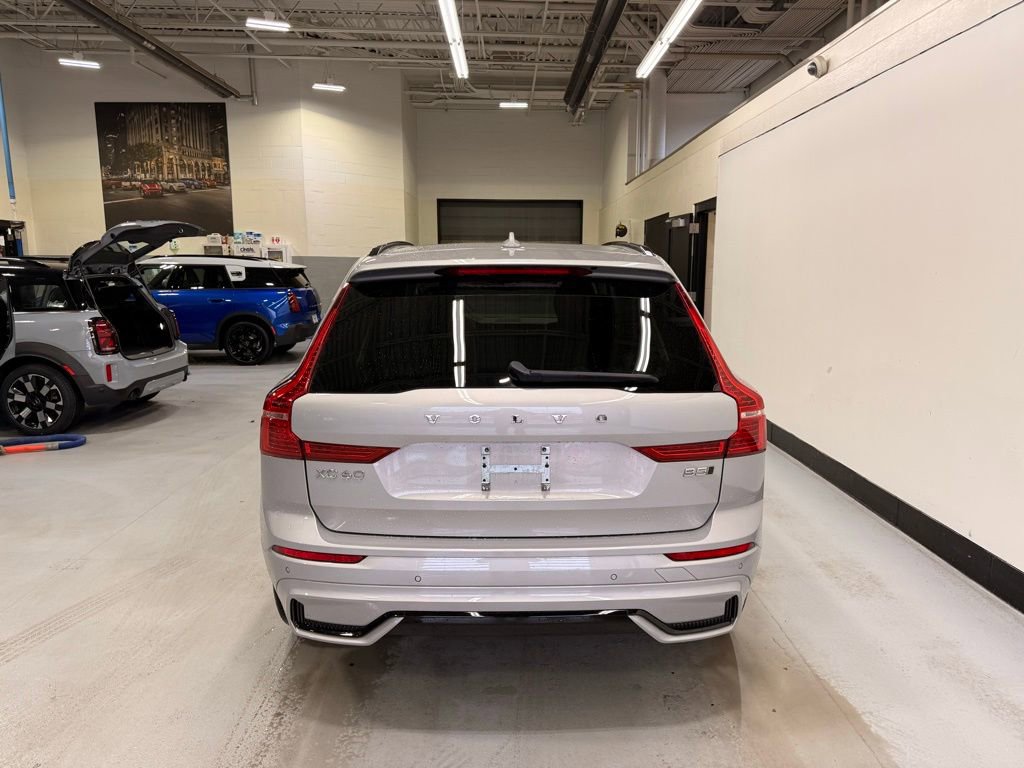 Used 2023 Volvo XC60 B5 Plus w/ Climate Package image 4