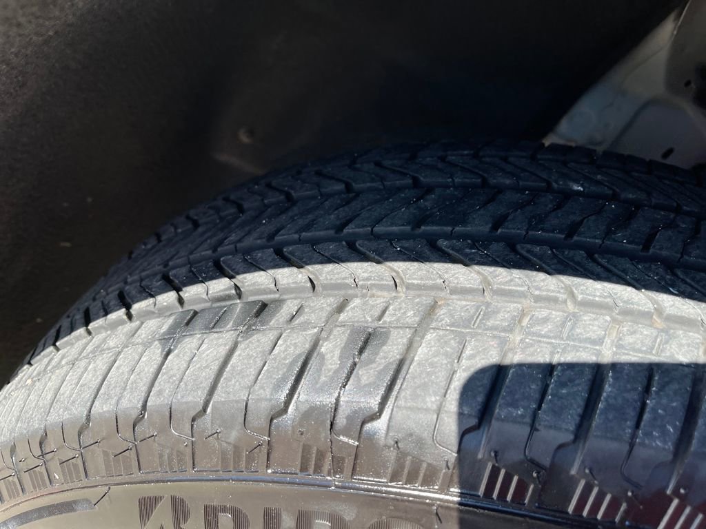 Used 2025 GMC Acadia Elevation image 28