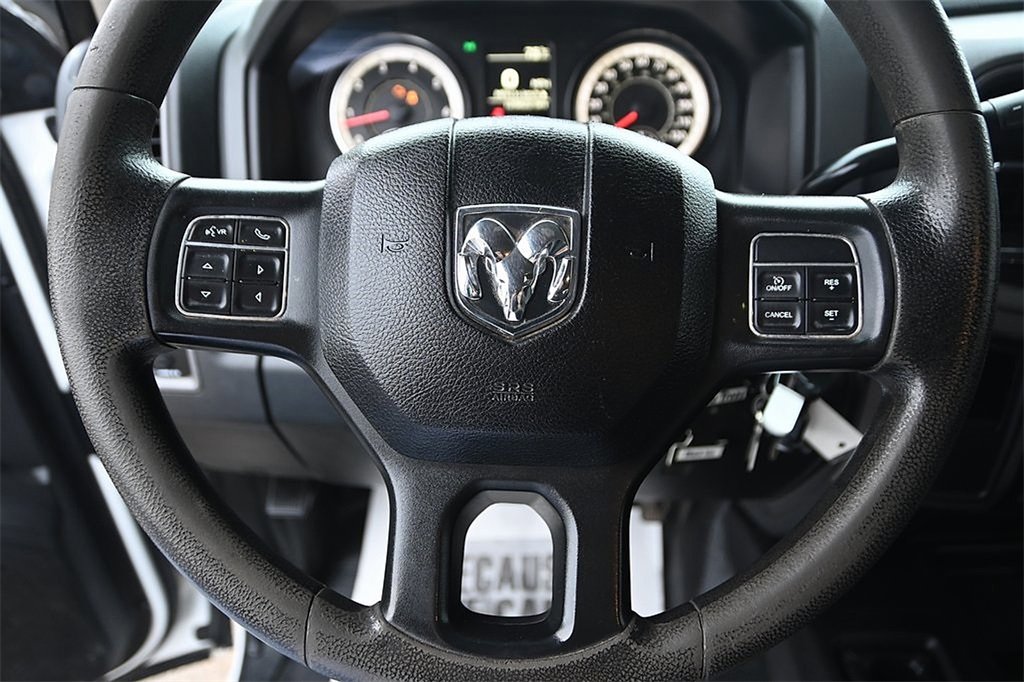 Used 2017 RAM 3500 Tradesman image 9