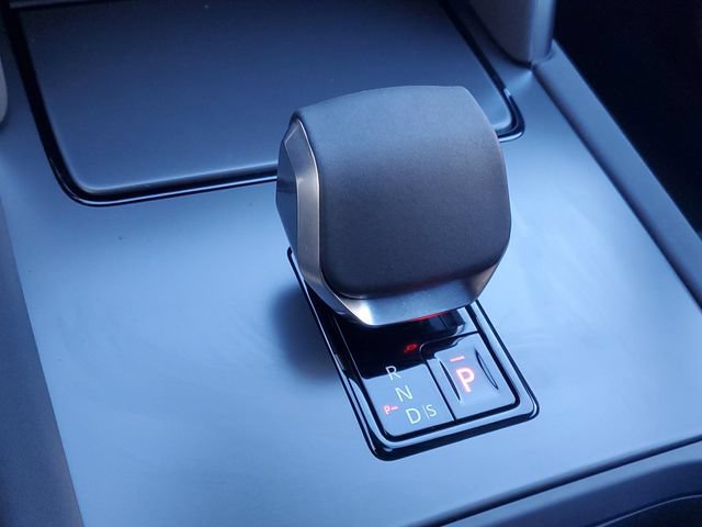New 2026 Land Rover Discovery Sport Landmark AWD/4WD image 36