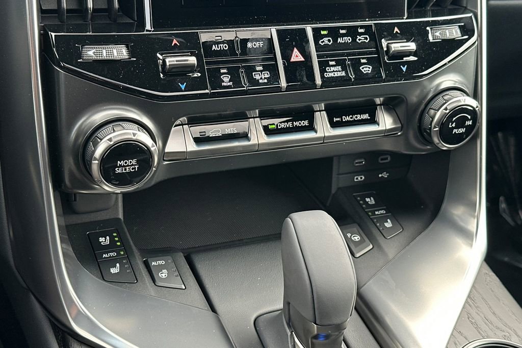 New 2026 Lexus LX 700h Luxury image 22