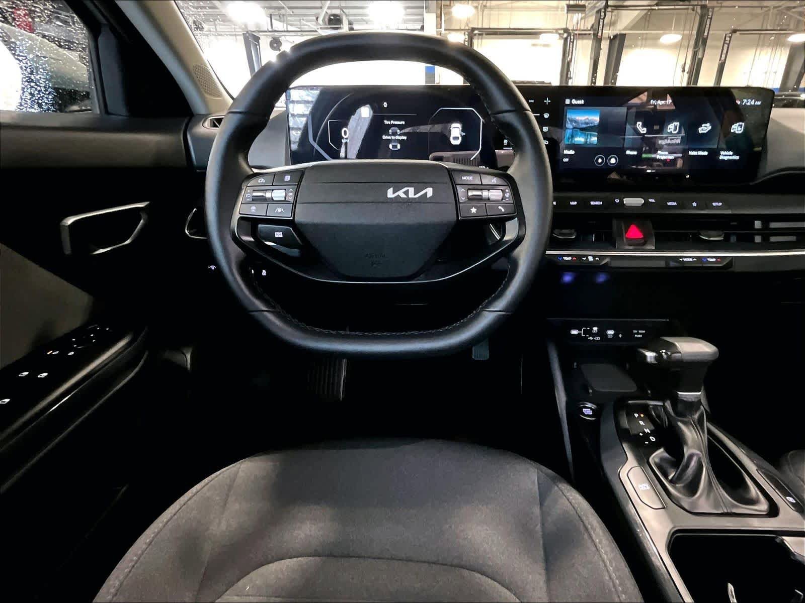 Used 2025 Kia K4 EX FWD image 17