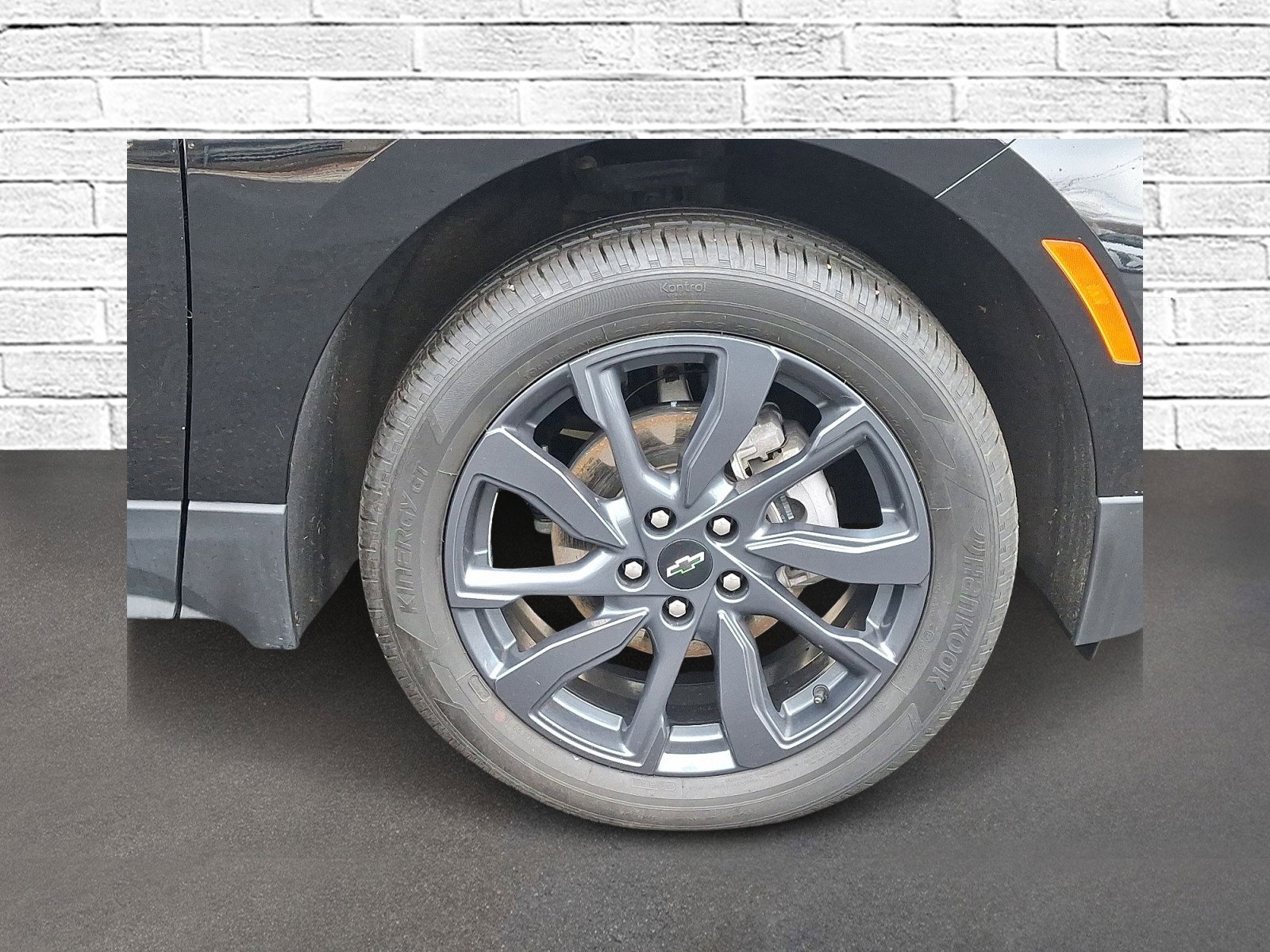 Used 2024 Chevrolet Equinox RS w/ LPO, Floor Liner Package image 9