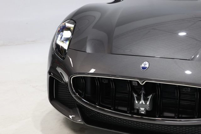 Certified 2024 Maserati GranCabrio Trofeo AWD/4WD image 4