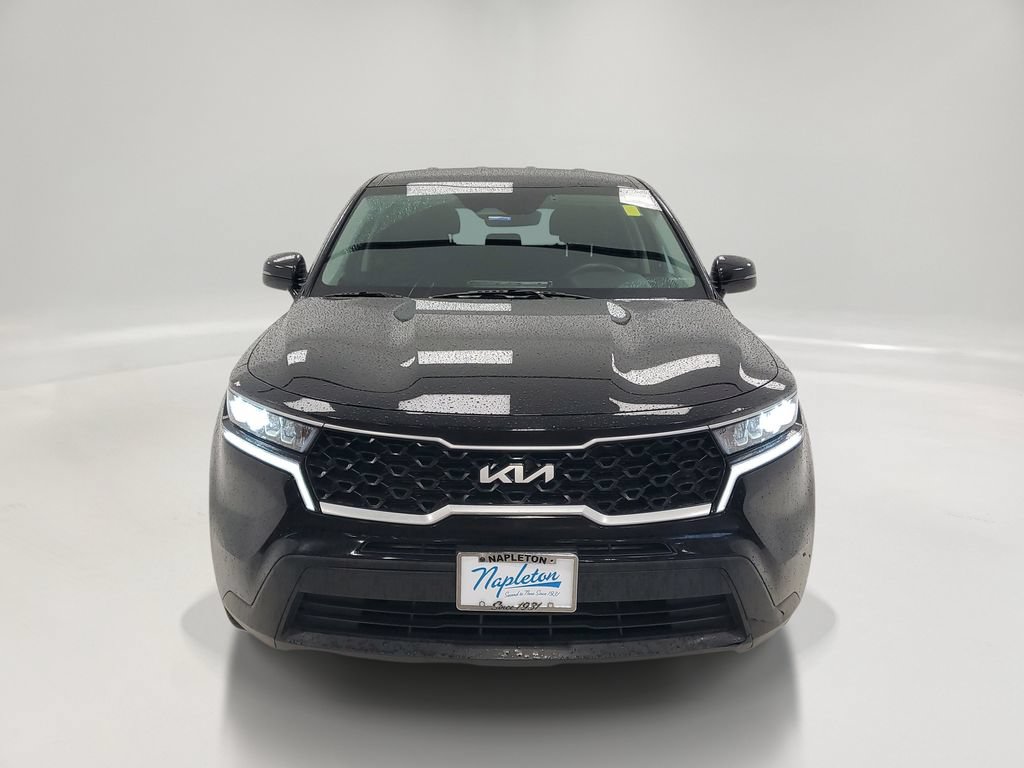 Used 2022 Kia Sorento LX FWD image 2