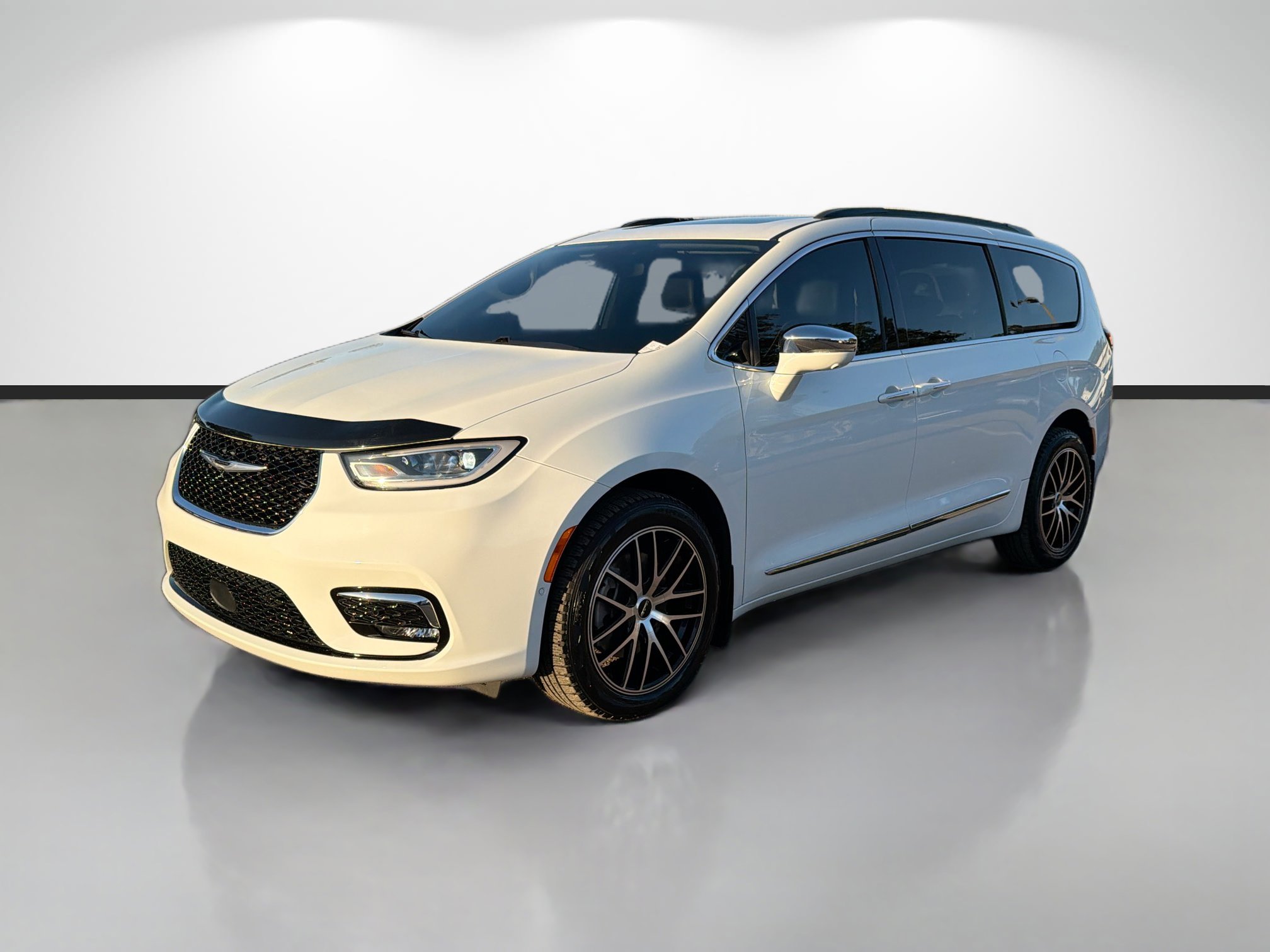 Used 2022 Chrysler Pacifica Limited image 7