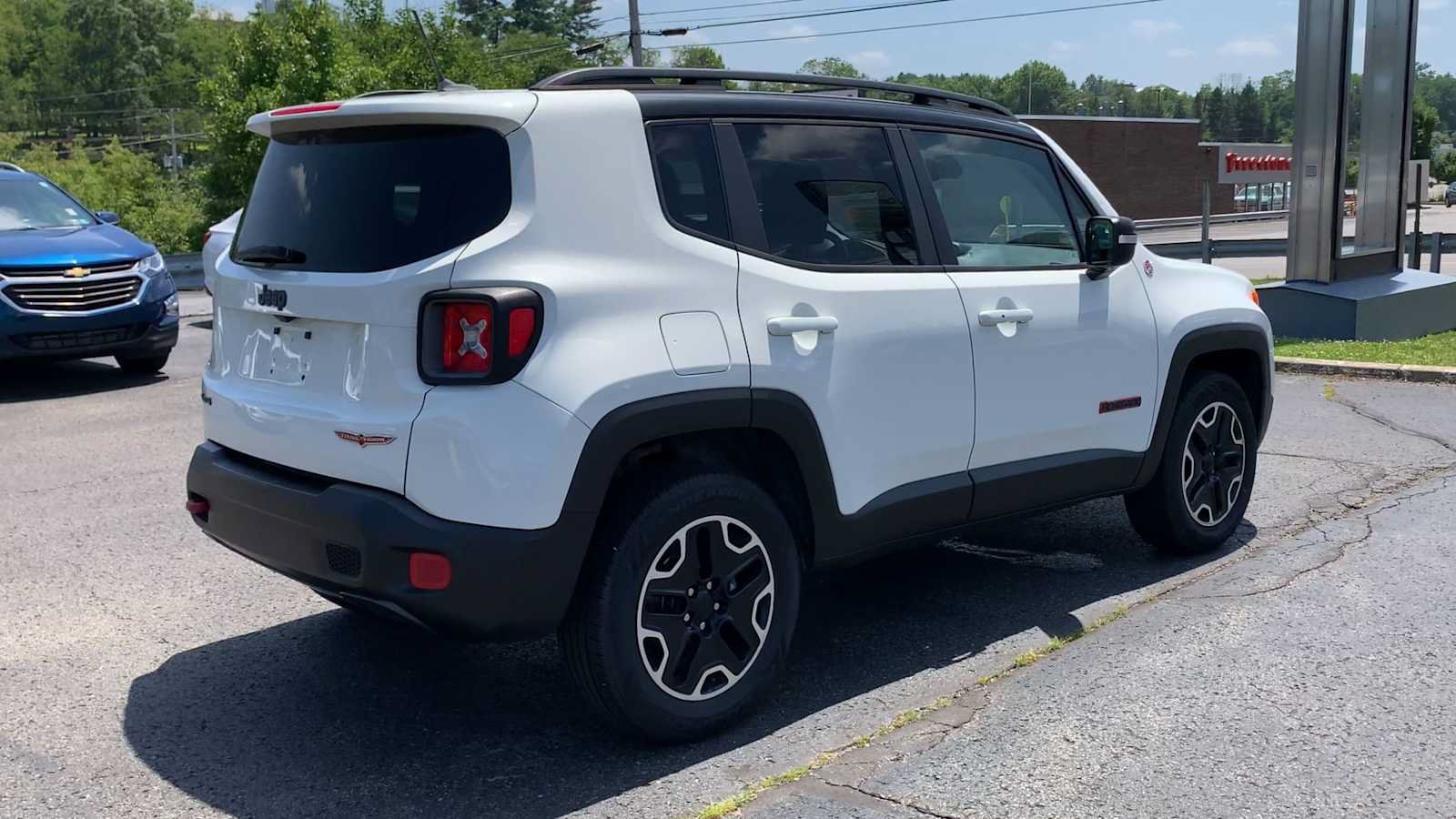 Used 2016 Jeep Renegade Trailhawk w/ Cold Weather Group AWD/4WD image 8