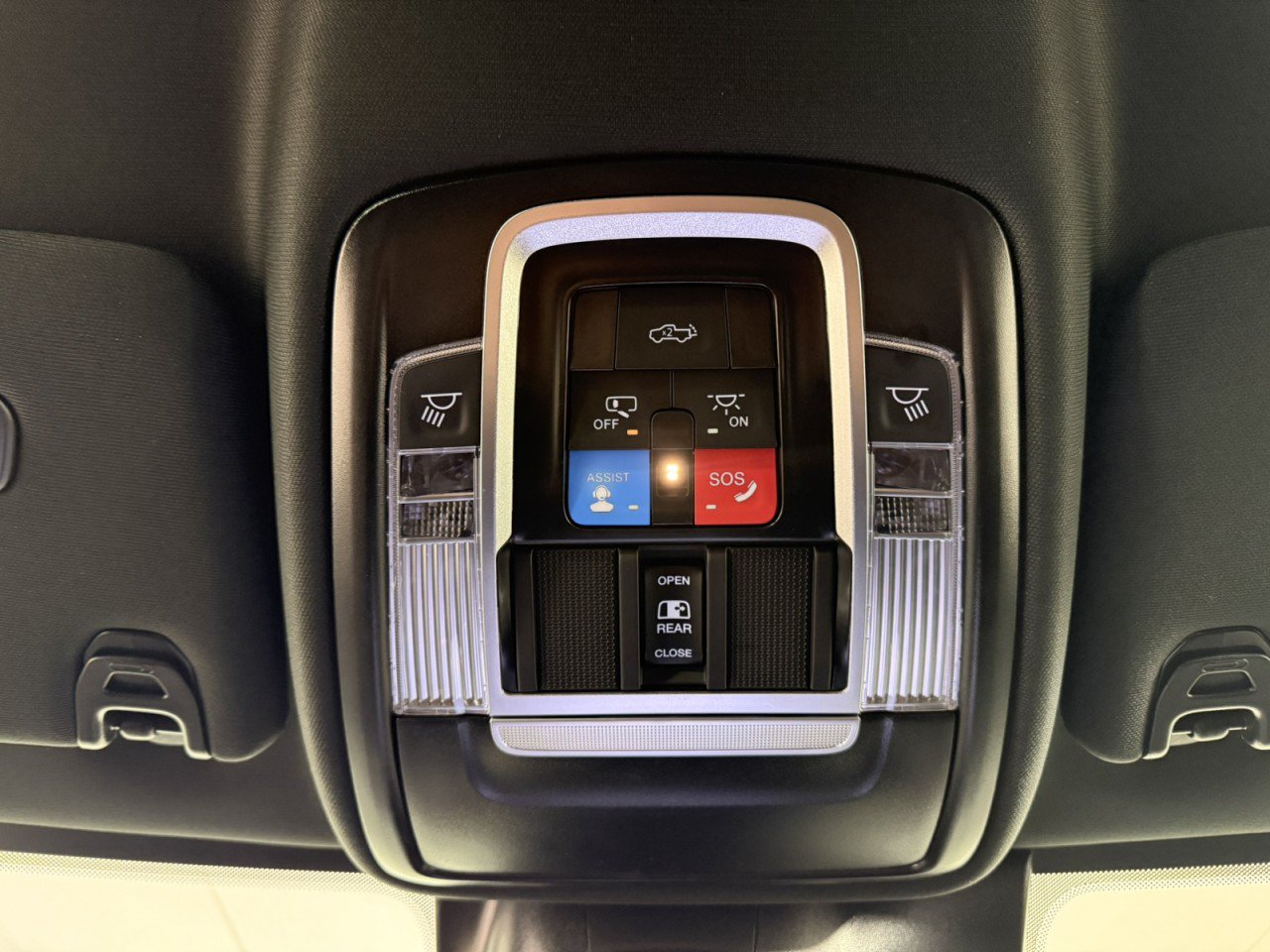 Used 2026 RAM 2500 Laramie AWD/4WD image 21
