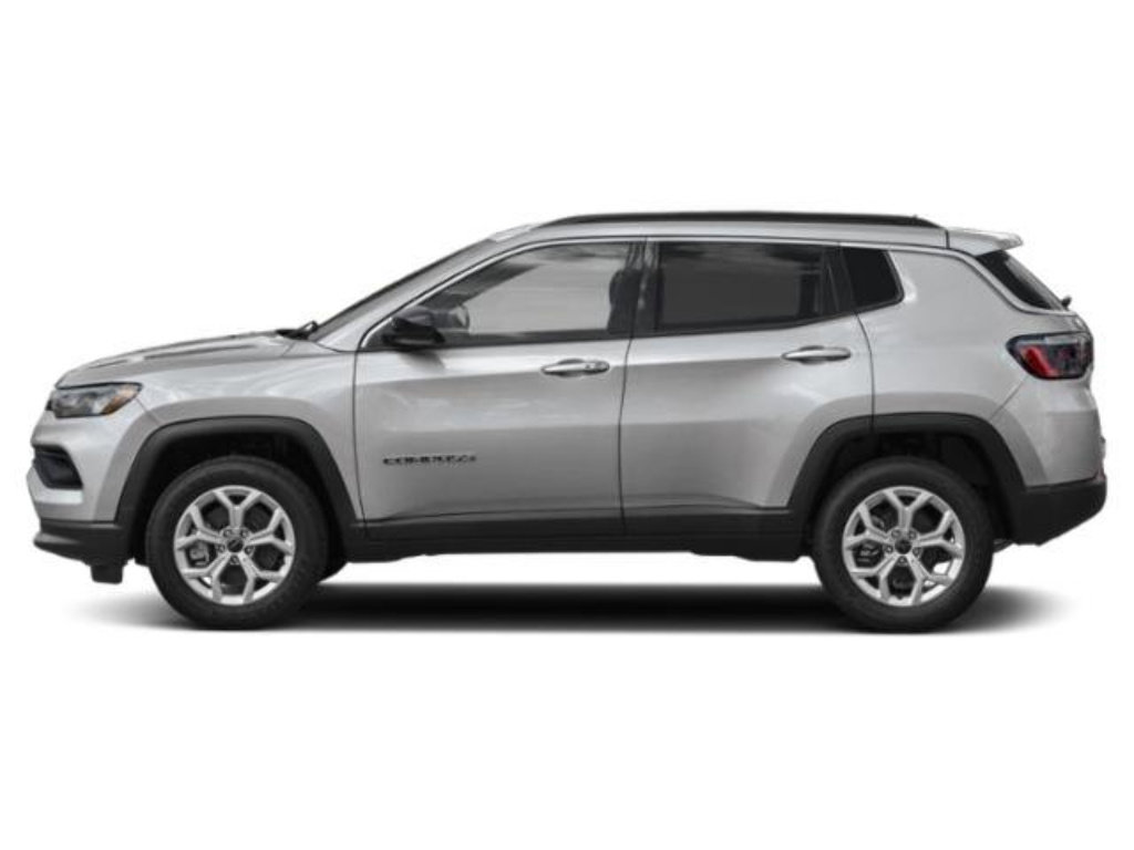 Used 2025 Jeep Compass Latitude image 4