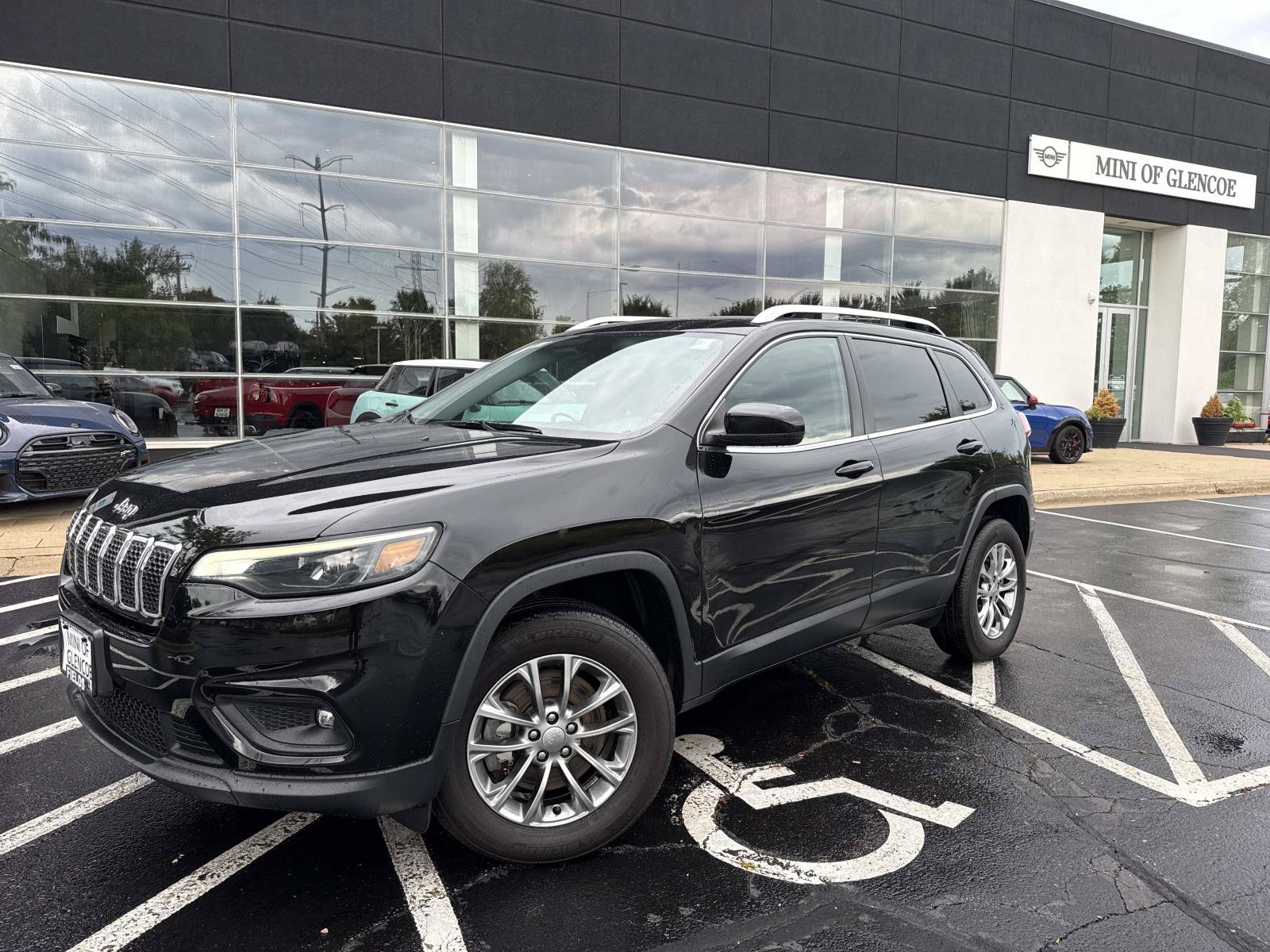 Used 2020 Jeep Cherokee Latitude Plus w/ Comfort/Convenience Group AWD/4WD image 1