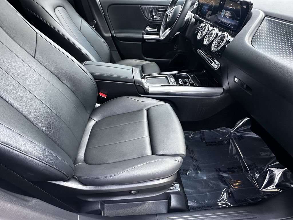 Certified 2026 Mercedes-Benz GLA 250 4MATIC w/ Exclusive Package image 15