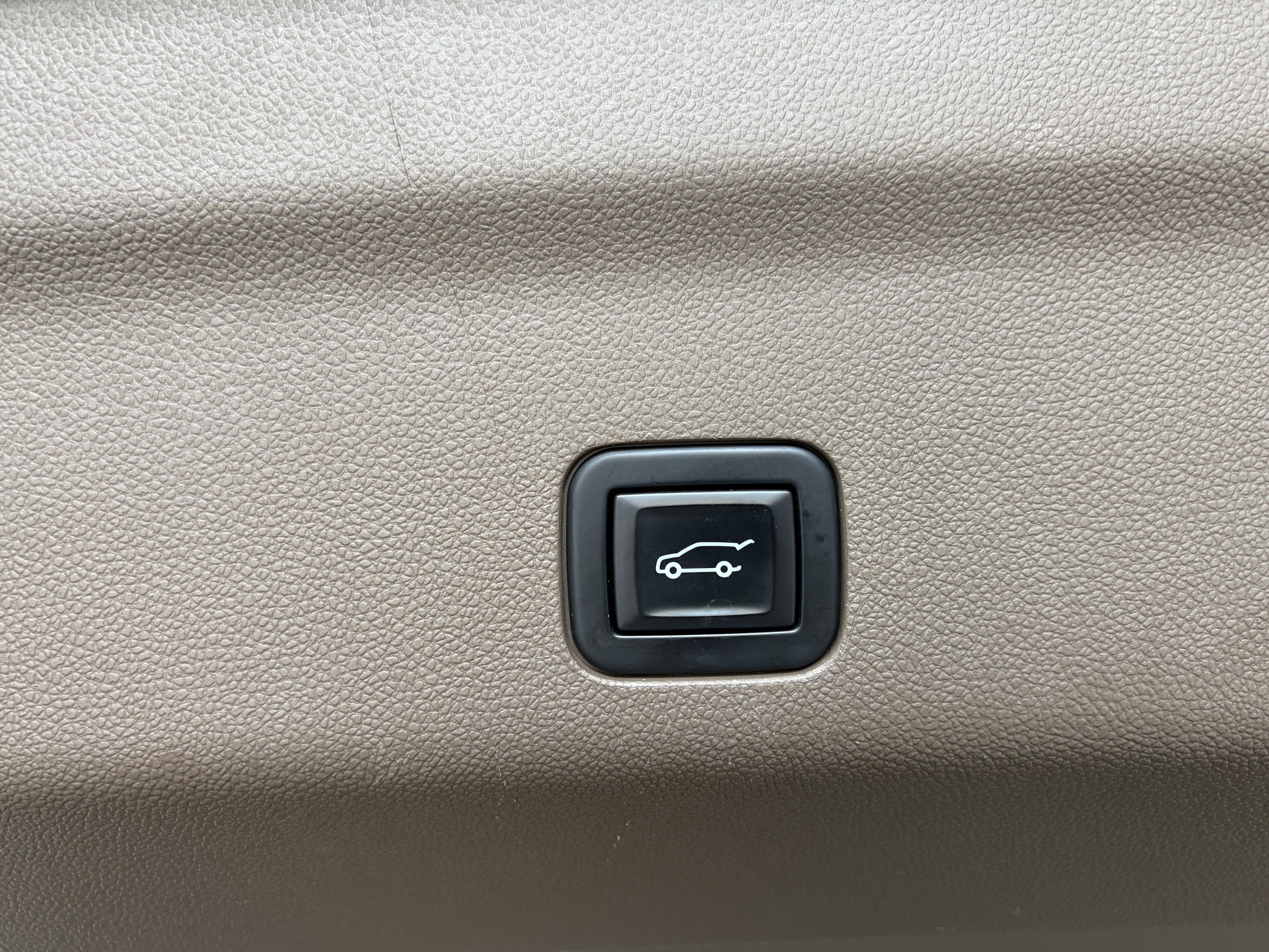 Used 2023 GMC Yukon Denali AWD/4WD image 15