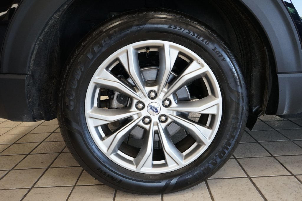 Used 2023 Ford Explorer Limited w/ Equipment Group 301A AWD/4WD image 58