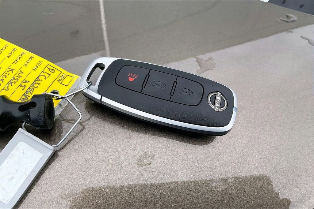 Certified 2025 Nissan Kicks SV image 10