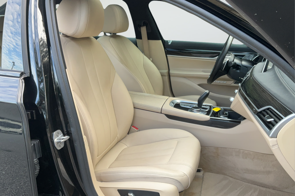Used 2018 BMW 740i RWD image 20