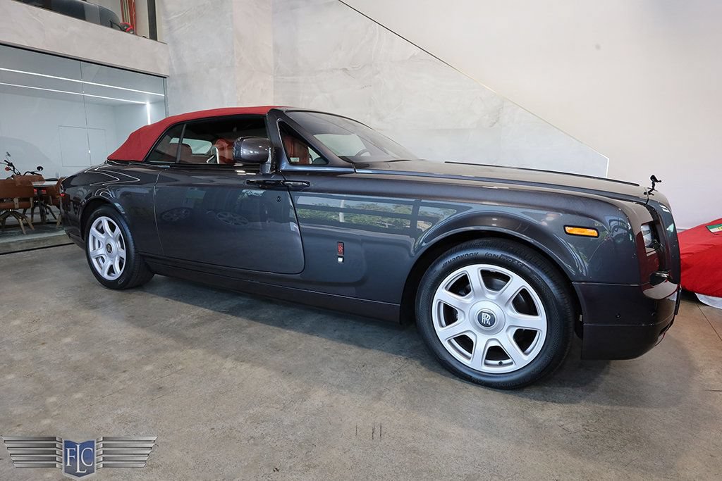 Used 2017 Rolls-Royce Phantom Drophead Coupe RWD image 45