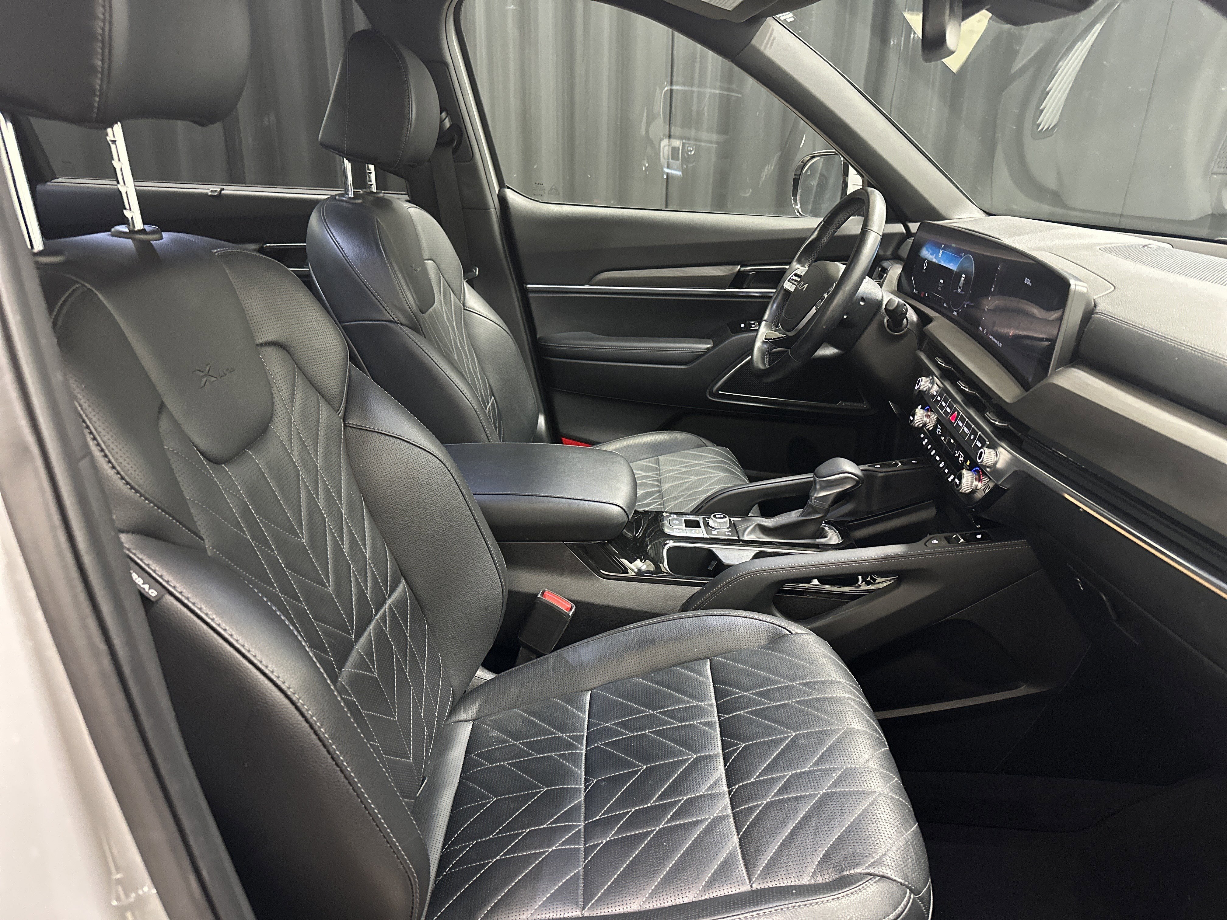 Used 2023 Kia Telluride SX X-Line image 34