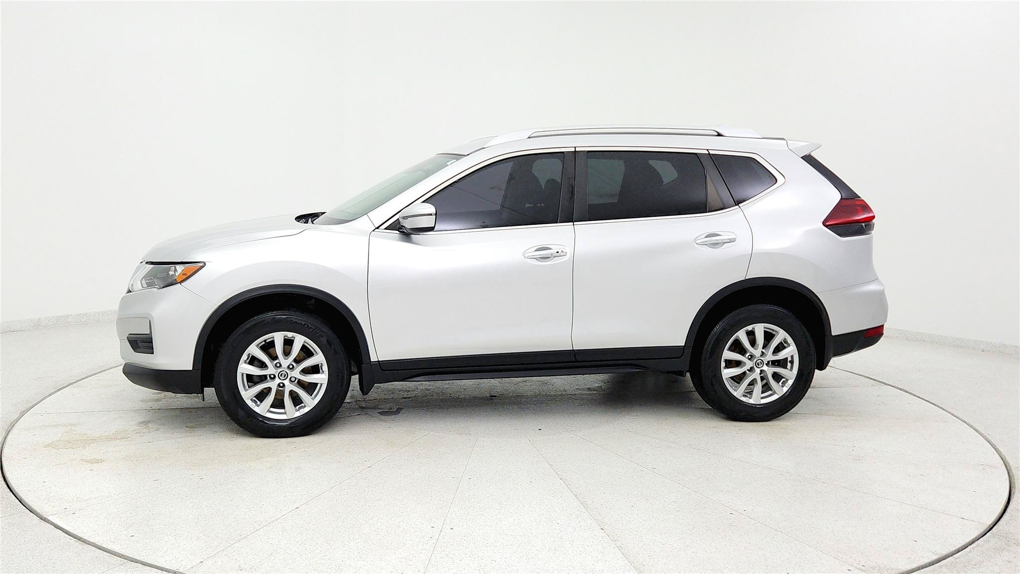 Used 2020 Nissan Rogue SV AWD/4WD image 2