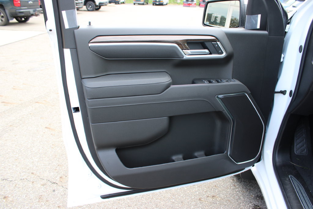 New 2026 Chevrolet Silverado 1500 LT w/ Safety Package AWD/4WD image 13