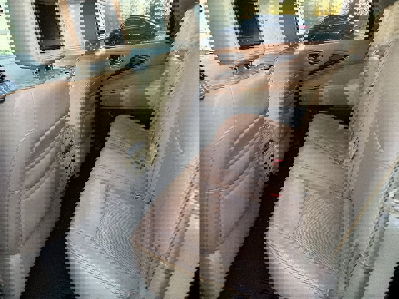 Used 2015 INFINITI QX60 AWD w/ Deluxe Touring Package image 10