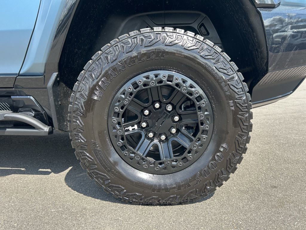 Used 2024 GMC Hummer EV 3X w/ Omega Edition image 32