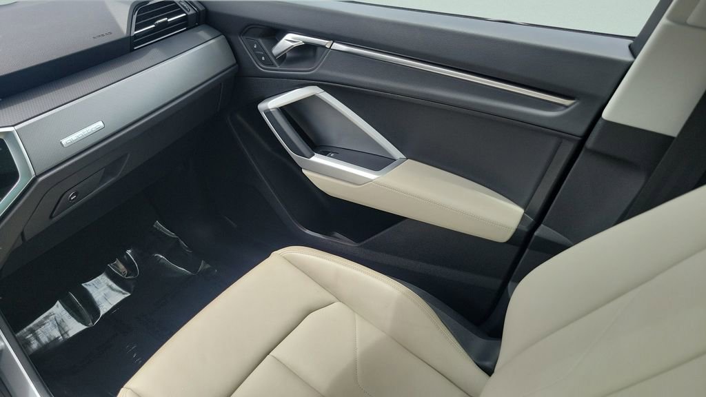 Used 2024 Audi Q3 2.0T Premium image 13