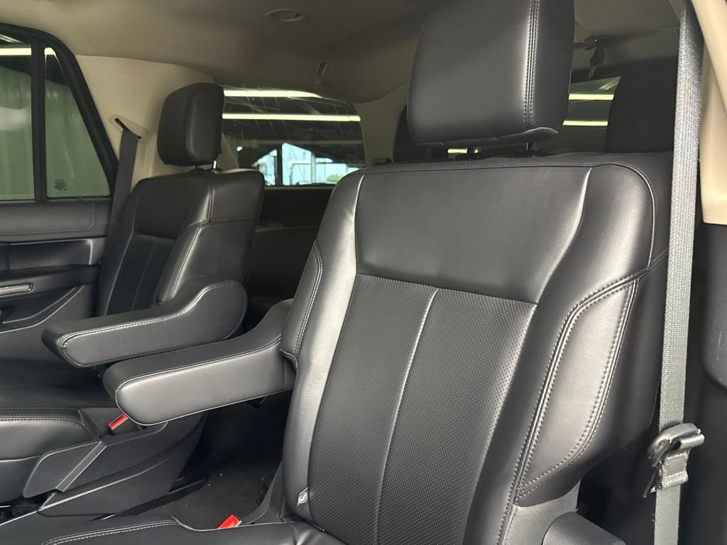 Used 2024 Ford Expedition XLT RWD image 11