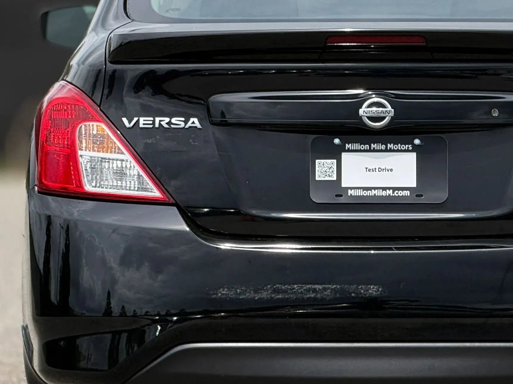 Used 2016 Nissan Versa S Plus FWD image 13