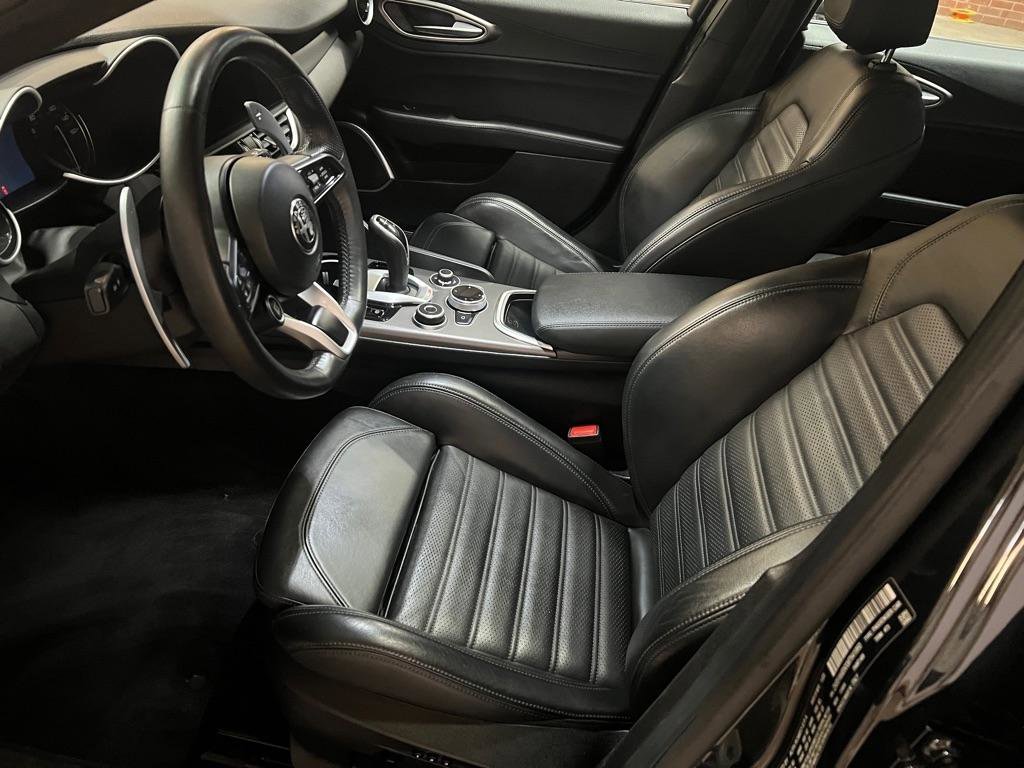 Used 2021 Alfa Romeo Giulia Ti Sport image 14