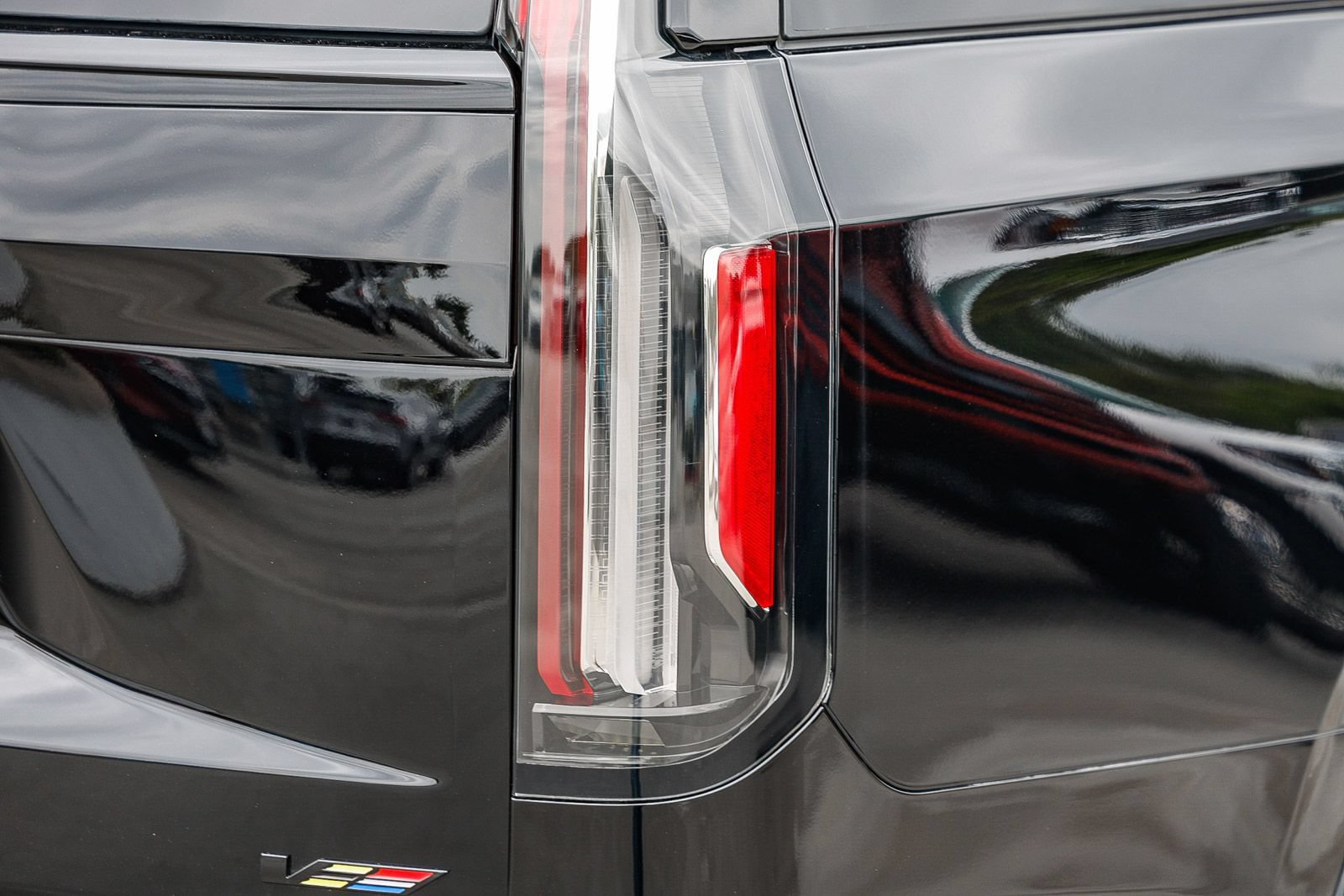 Used 2023 Cadillac Escalade V AWD/4WD image 8