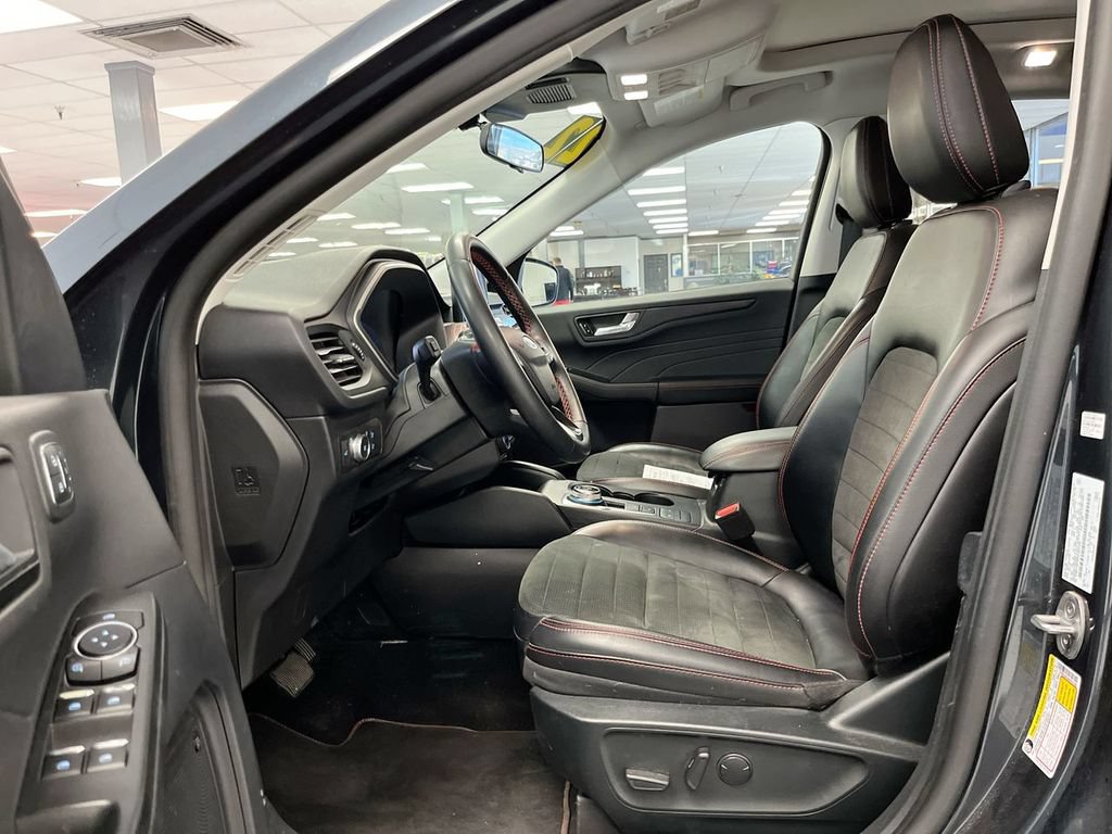 Used 2022 Ford Escape SEL w/ SEL Stealth AWD Package image 14