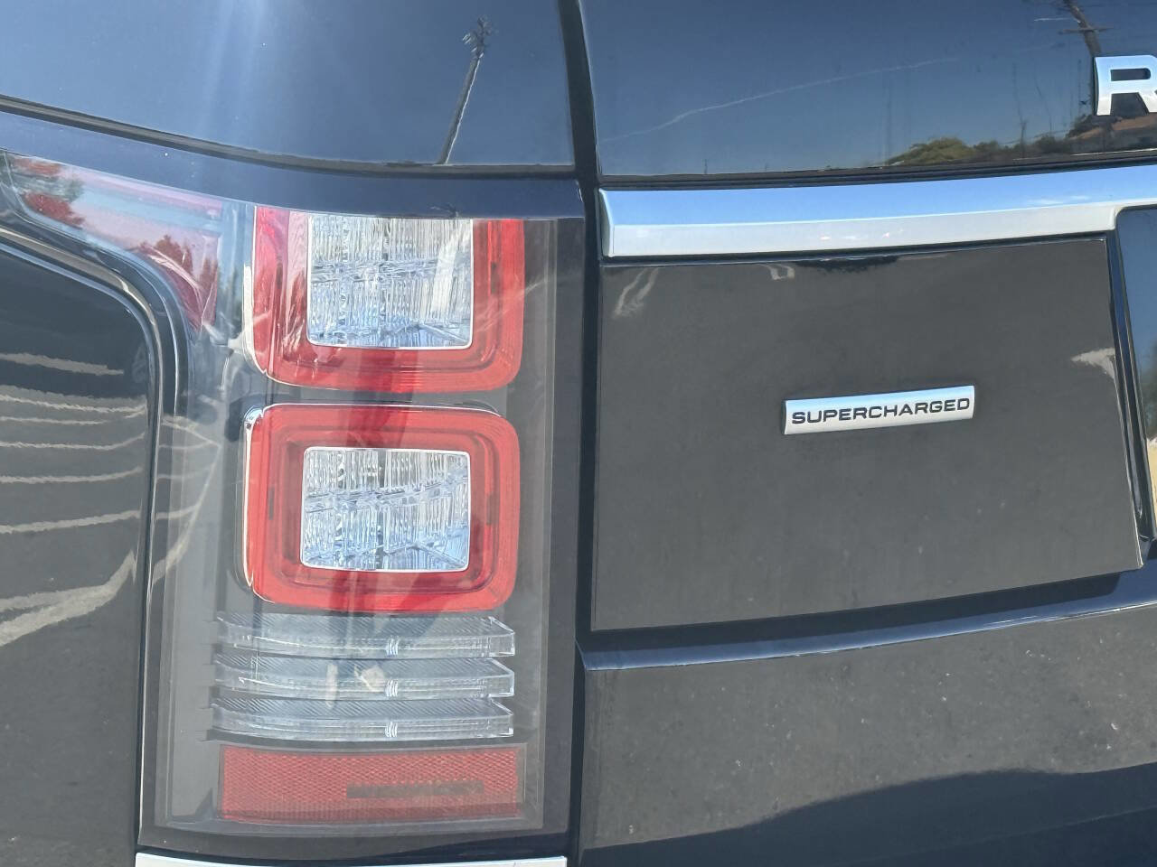 Used 2016 Land Rover Range Rover Supercharged image 37