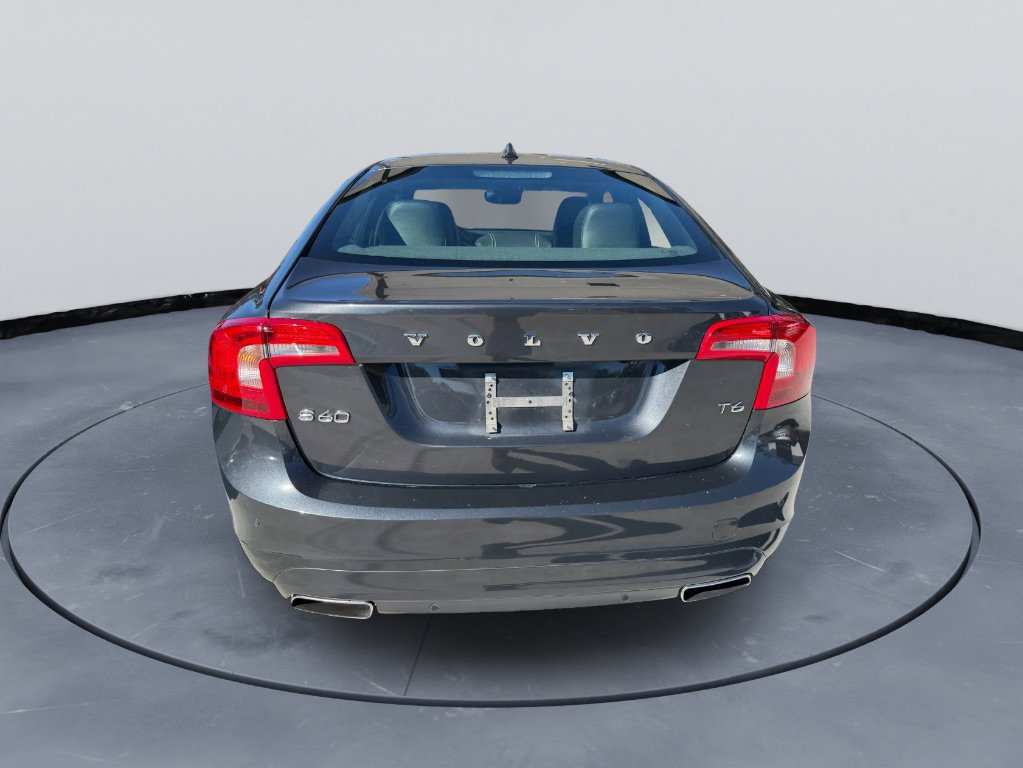 Used 2015 Volvo S60 T6 image 3