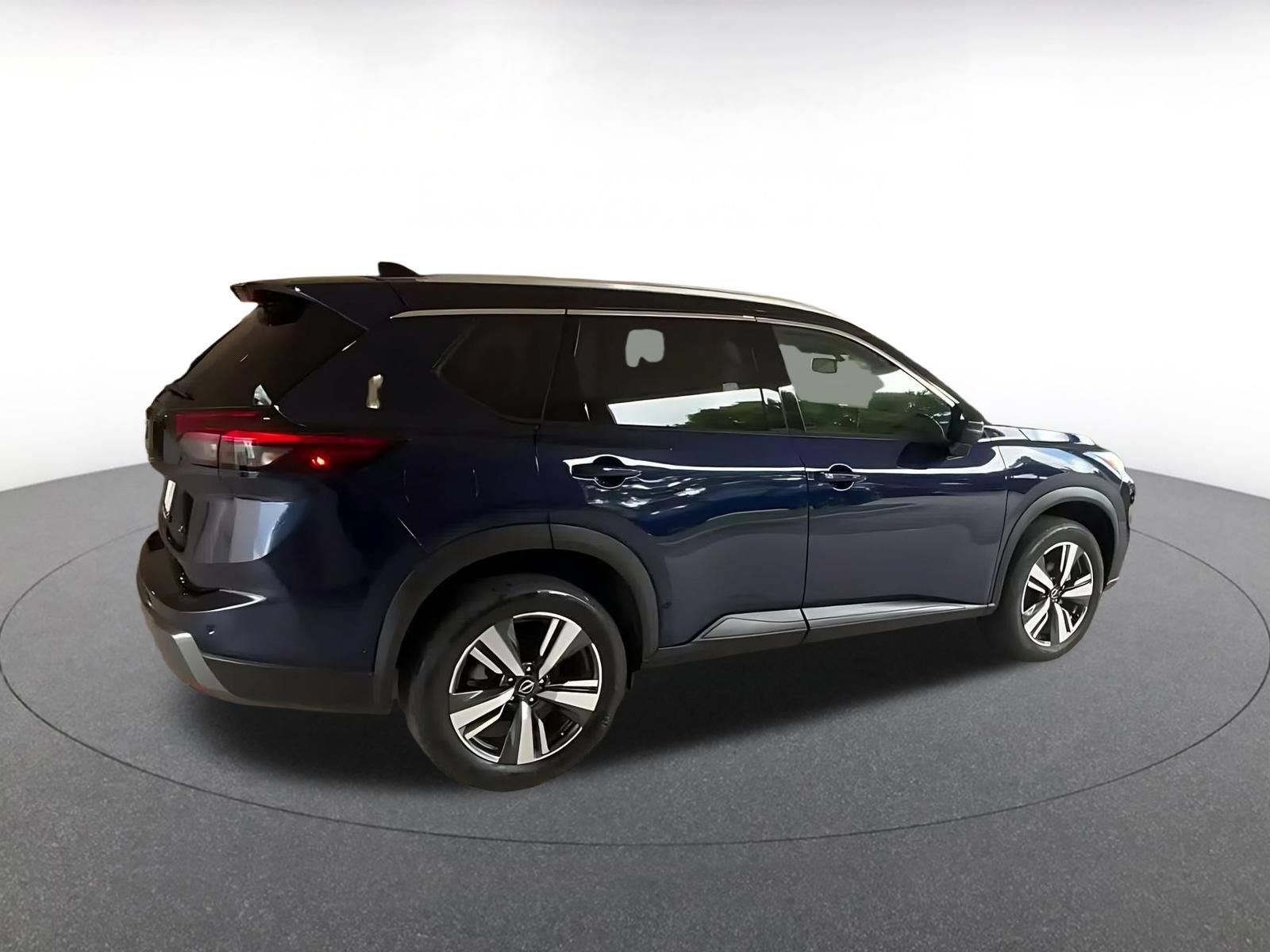 Used 2026 Nissan Rogue SL FWD image 13