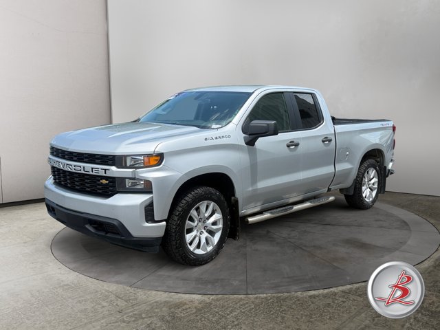Used 2019 Chevrolet Silverado 1500 Custom w/ Custom Convenience Package AWD/4WD image 3