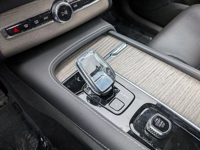 Certified 2024 Volvo XC90 T8 Ultimate AWD/4WD image 12
