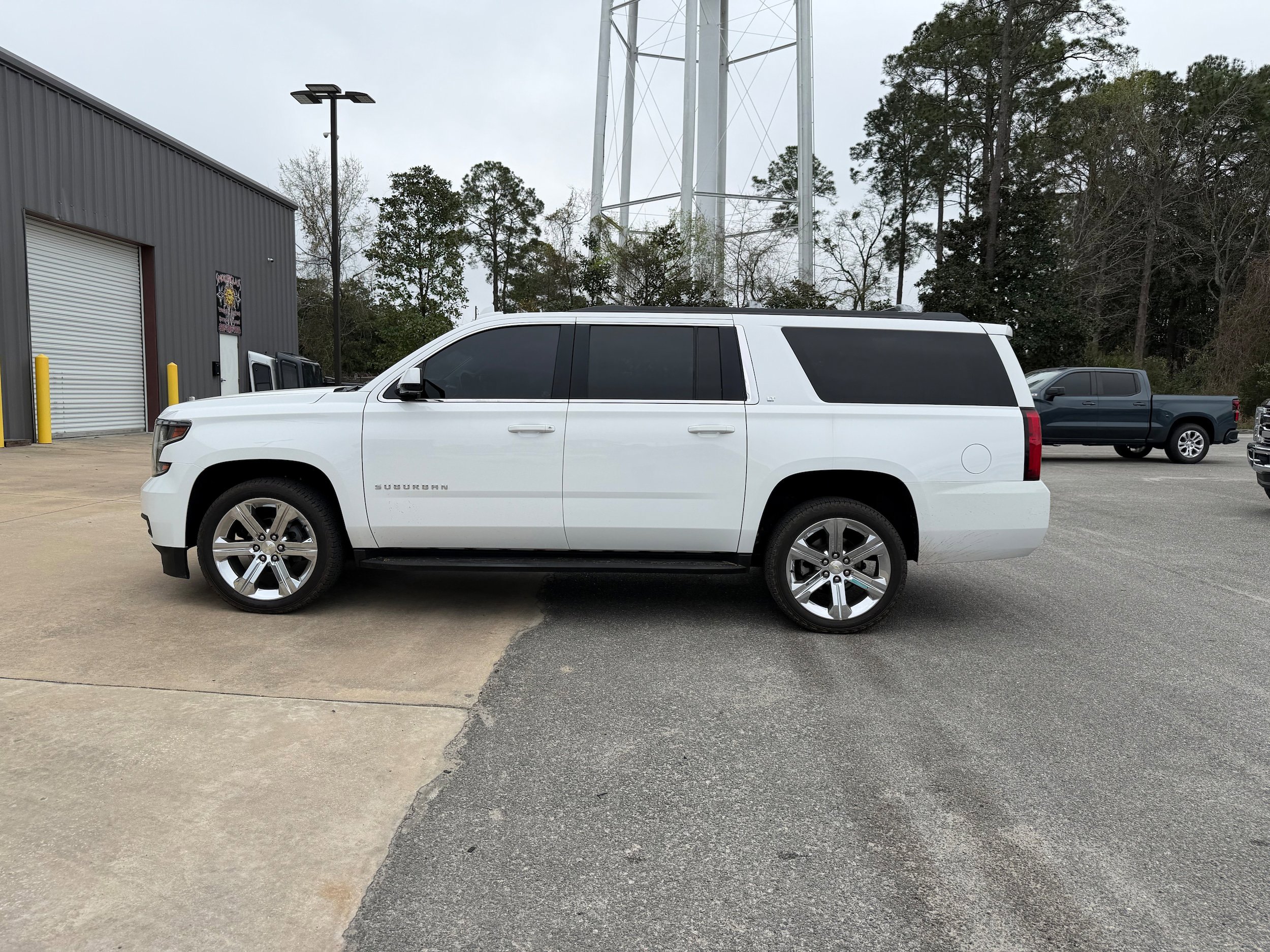 Used 2019 Chevrolet Suburban LT AWD/4WD image 8