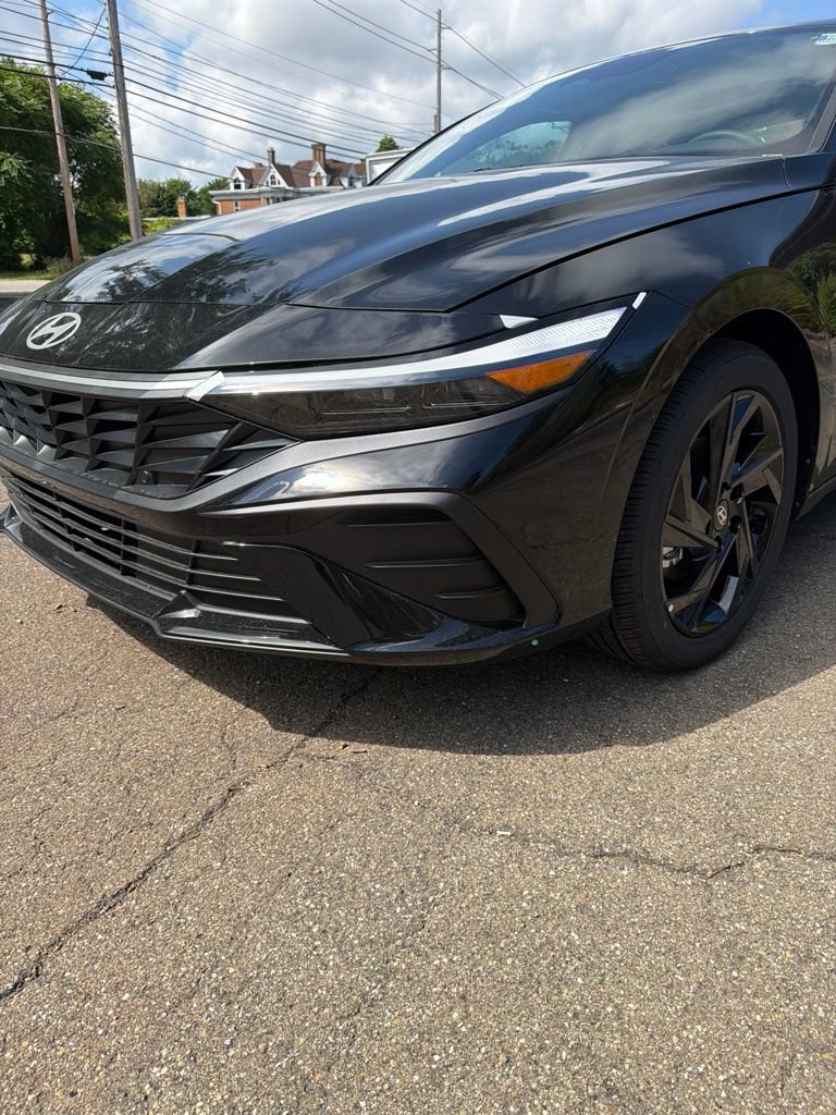 New 2026 Hyundai Elantra Sport FWD image 9