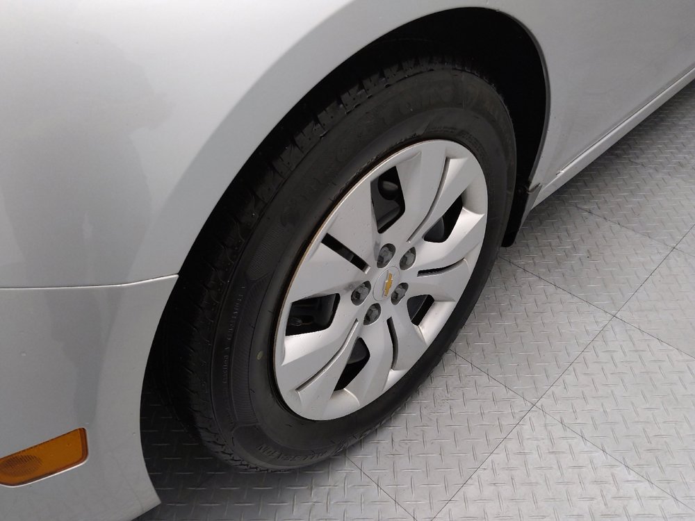 Used 2014 Chevrolet Cruze LS FWD image 31