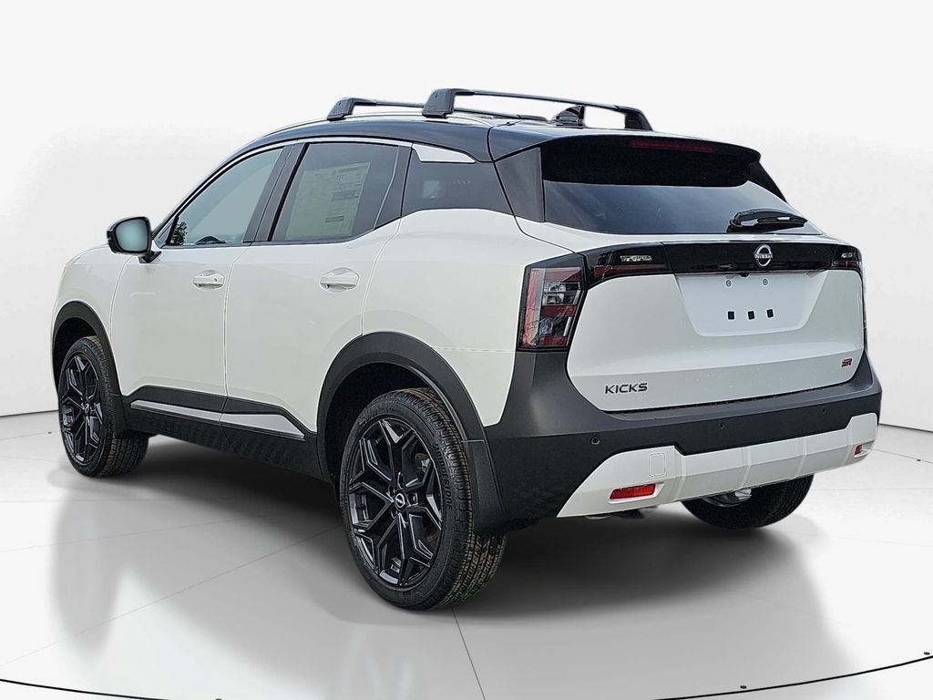New 2026 Nissan Kicks SR w/ SR Premium Package FWD image 7