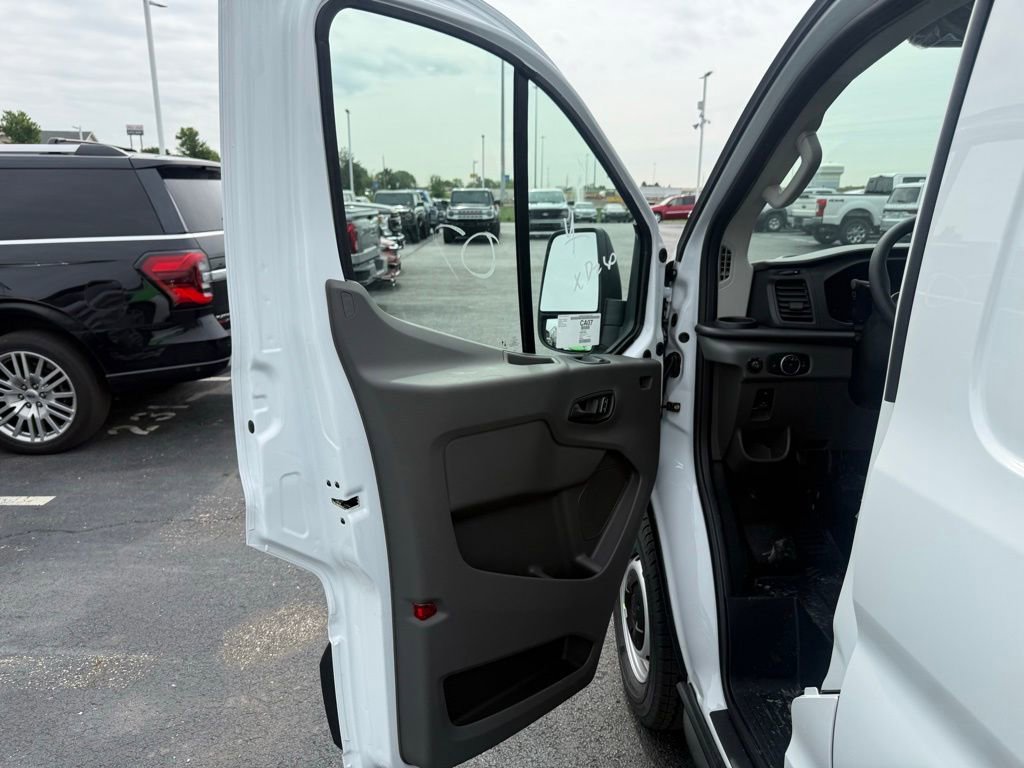 New 2026 Ford Transit 250 Low Roof w/ Load Area Protection Package RWD image 10