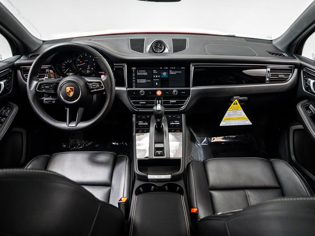 Certified 2025 Porsche Macan image 21