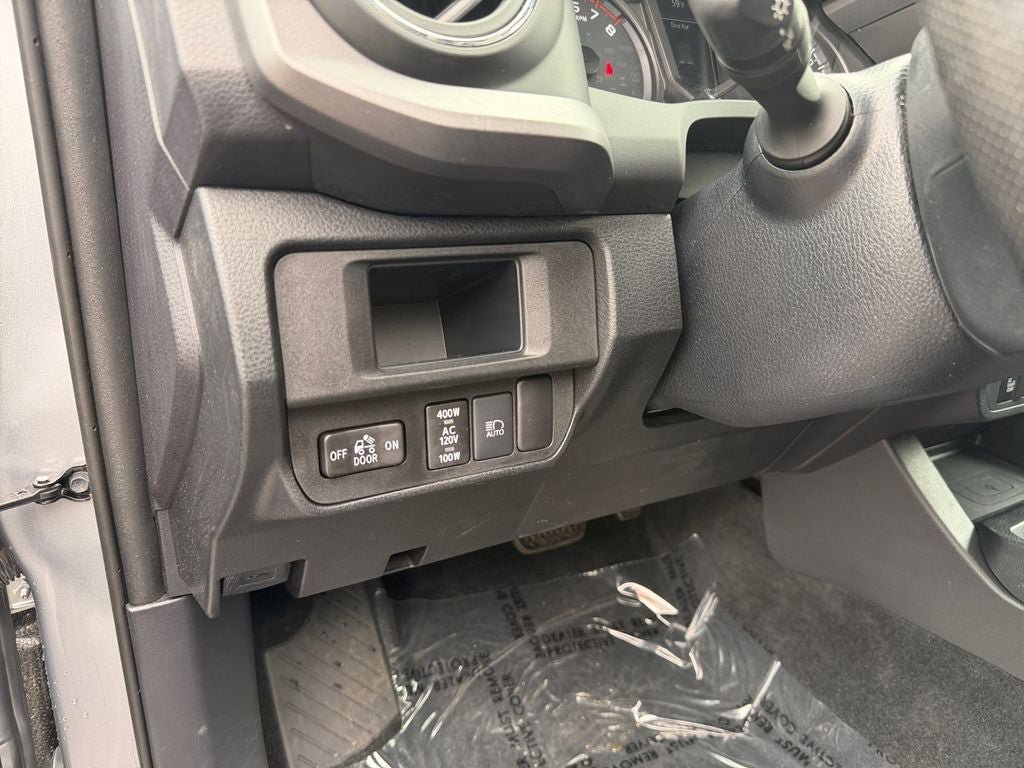 Used 2019 Toyota Tacoma TRD Off-Road AWD/4WD image 19