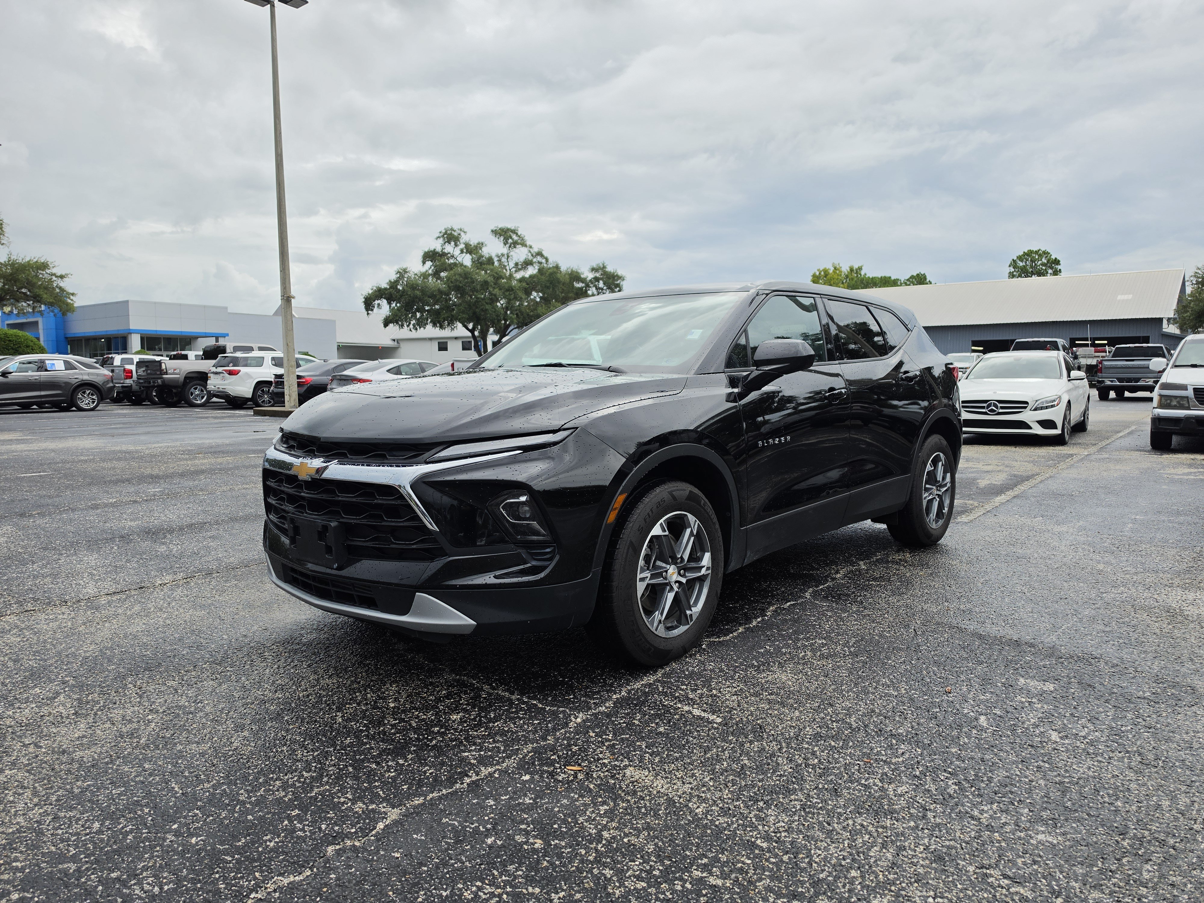 Used 2025 Chevrolet Blazer LT FWD image 11