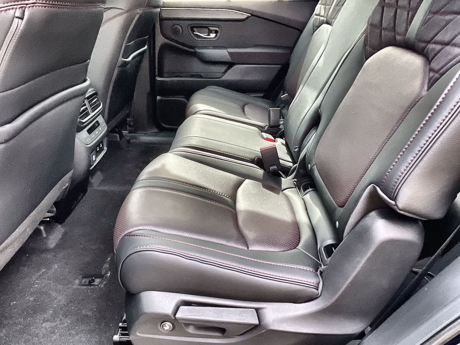 New 2026 Honda Pilot Black Edition image 3