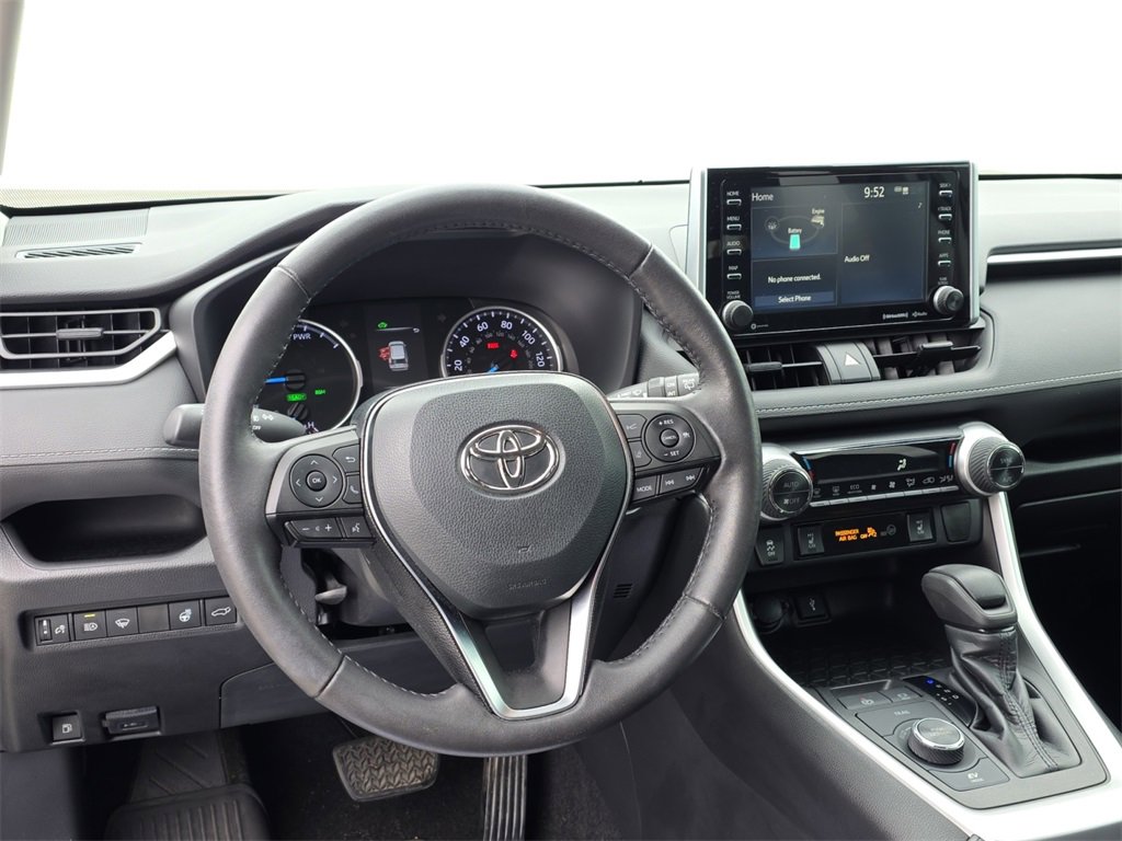 Used 2021 Toyota RAV4 XLE w/ Convenience Package image 17